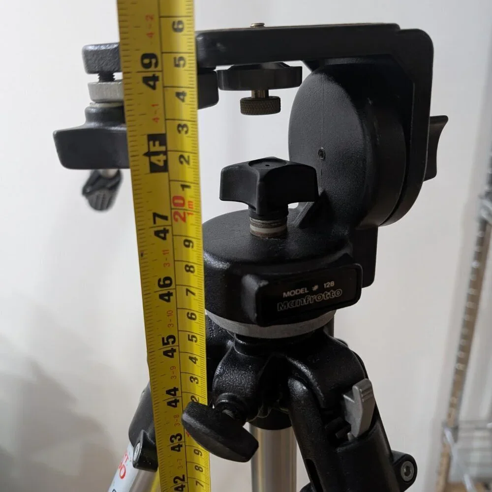Manfrotto Art 190 Tripod with #128 fluid head - Aluminum legs Made In Italy - Picture 5 of 10